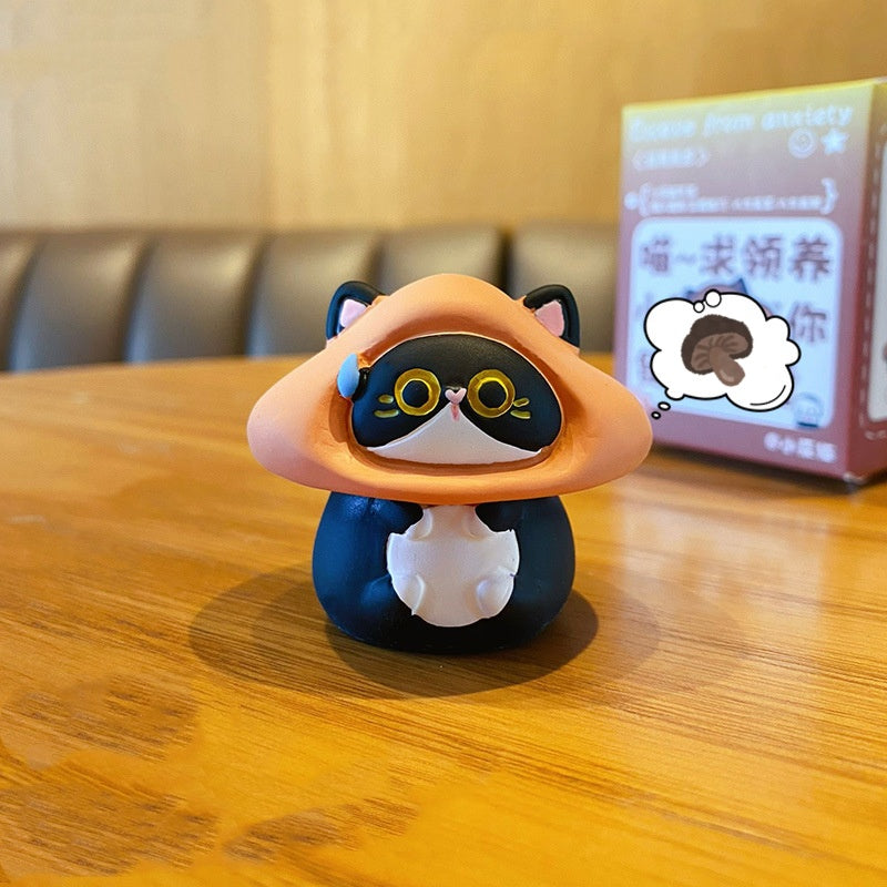 Original Design Resin Little Cat-shaped Vegetable Desktop Decorative Ornaments