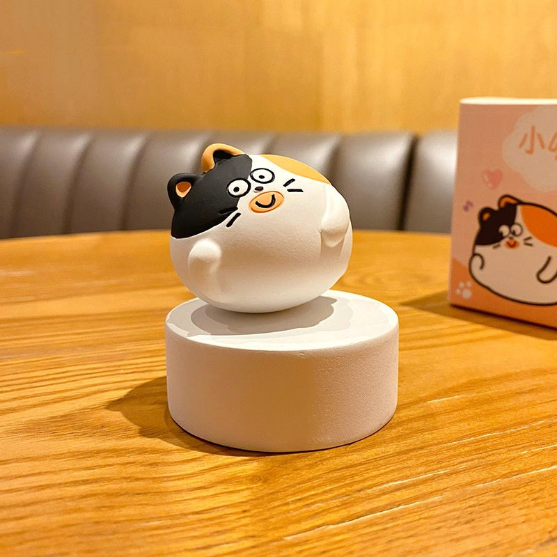 Original Little Kitten Creative Resin Figurine
