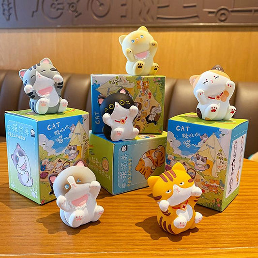 Original Design! Cute and Lively Cat Resin Ornament for Car Dashboards and Office Tables